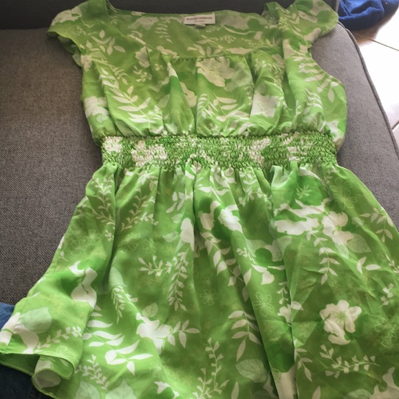 Green flowy maternity top - Picture 1 of 2